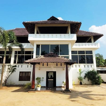 Cherai Beach Palace Екстериор снимка