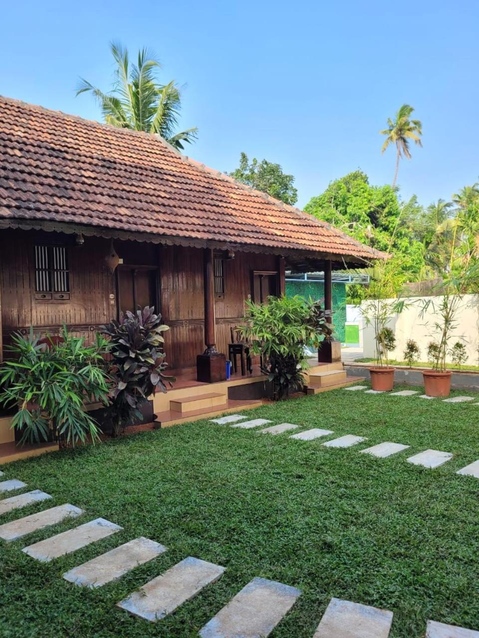 Cherai Beach Palace Екстериор снимка