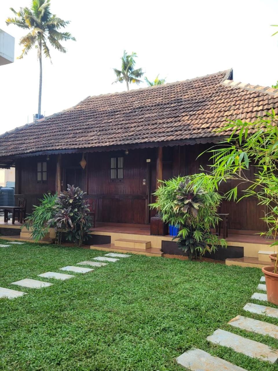 Cherai Beach Palace Екстериор снимка